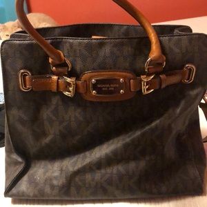 Michael kors purse